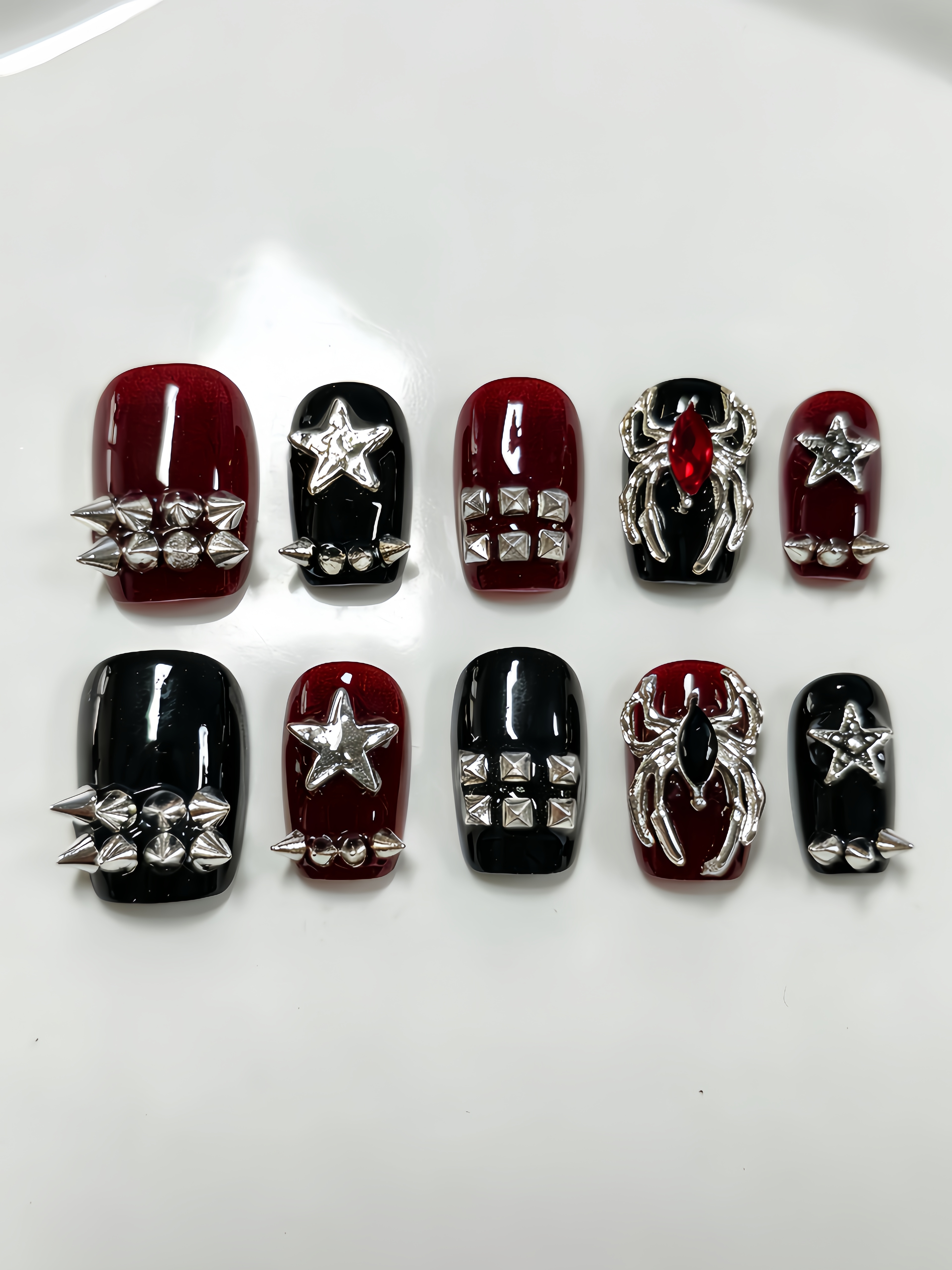 10 Short Black and Red Square- - Nail Adhesive Tab incelemesi ve fiyatı