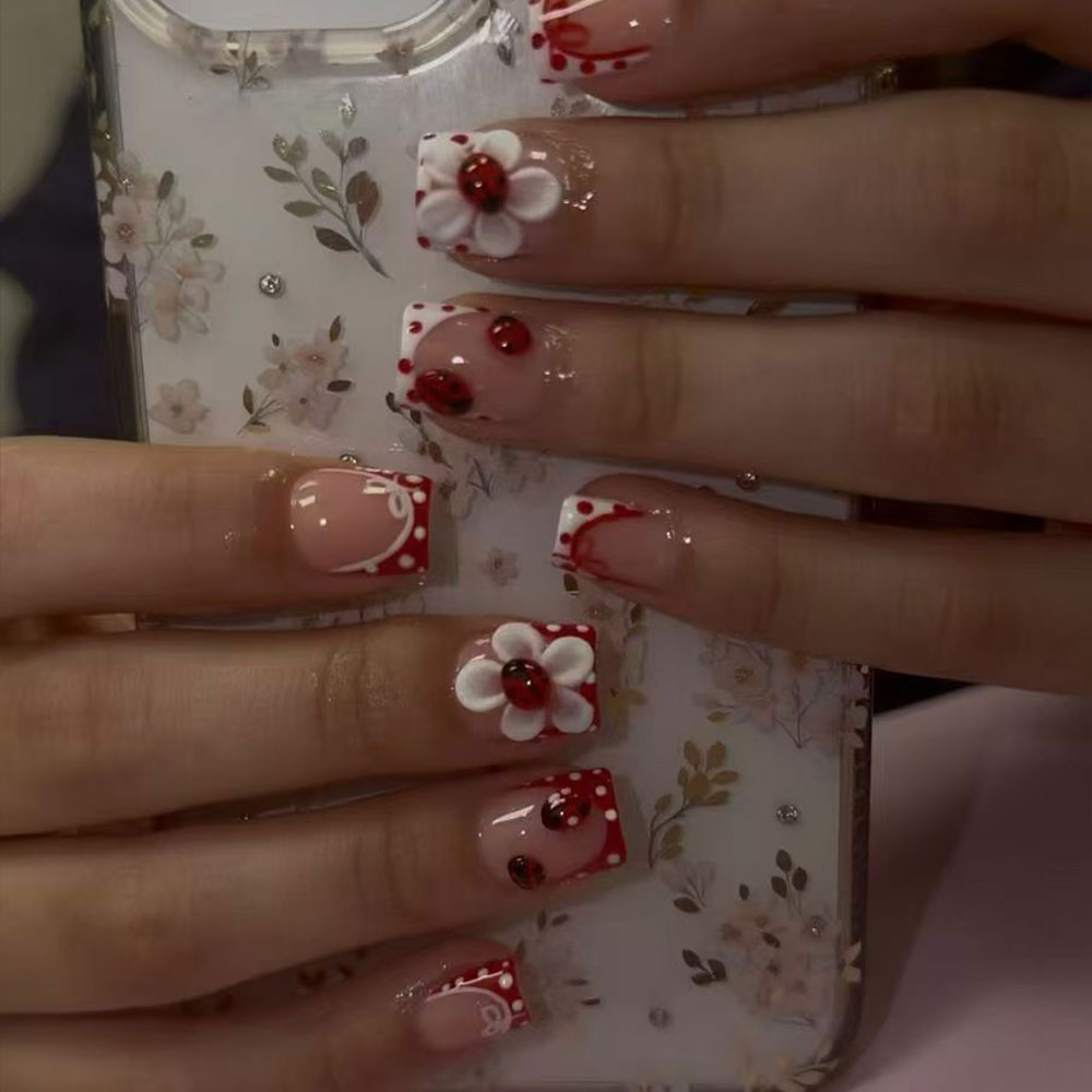 24 pieces per set. Rectangular - Nail Art Red incelemesi ve fiyatı
