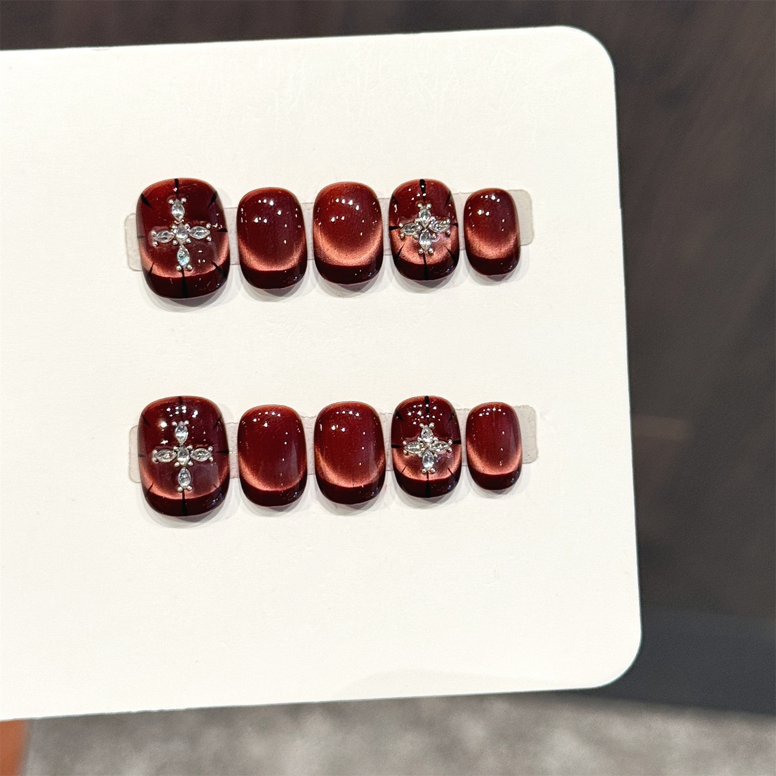 10pcs Wine-red Cat's Eye Press - Nail Art Red incelemesi ve fiyatı
